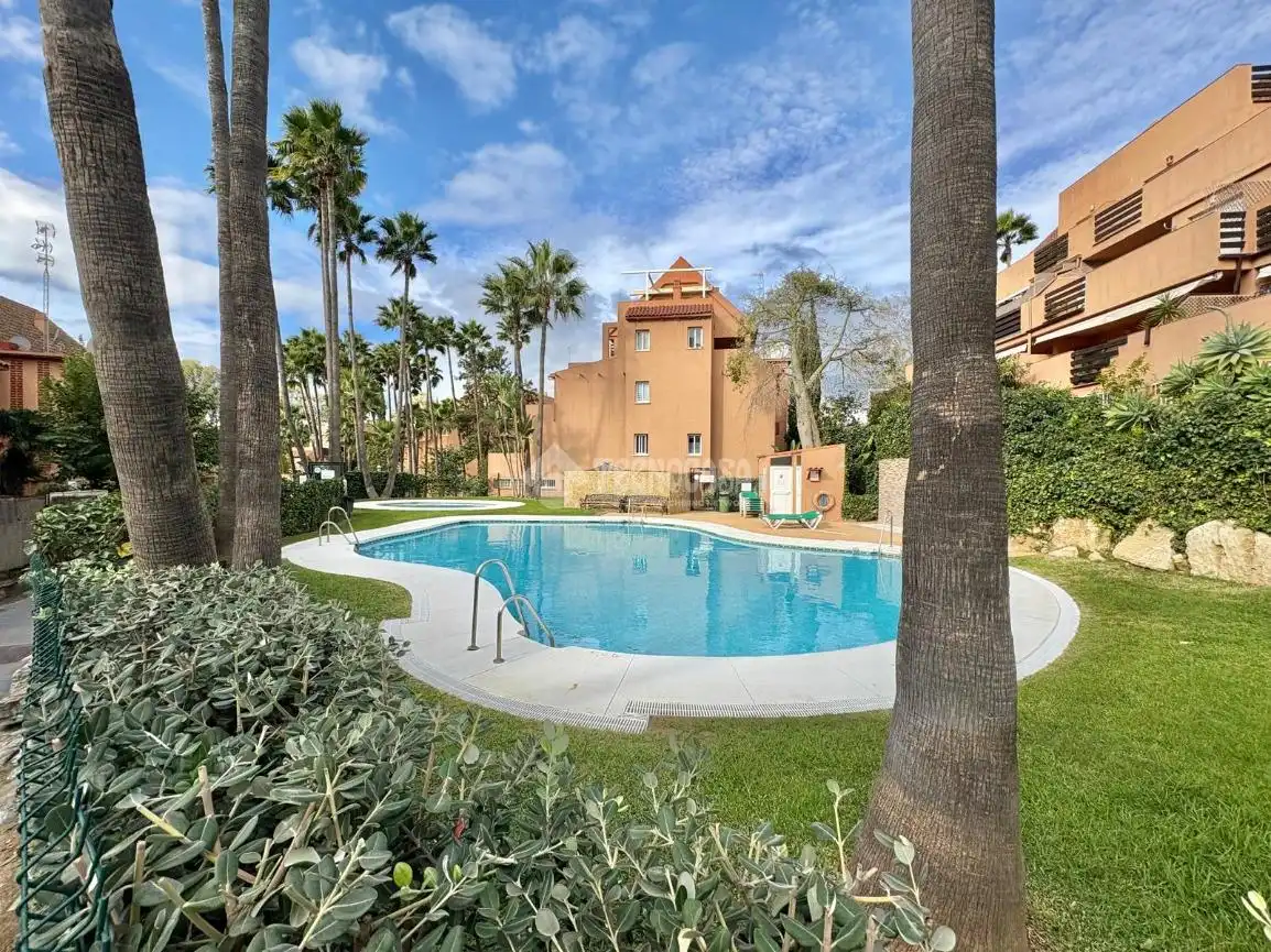 Pis amb piscina en venda a Bahía de Casares
