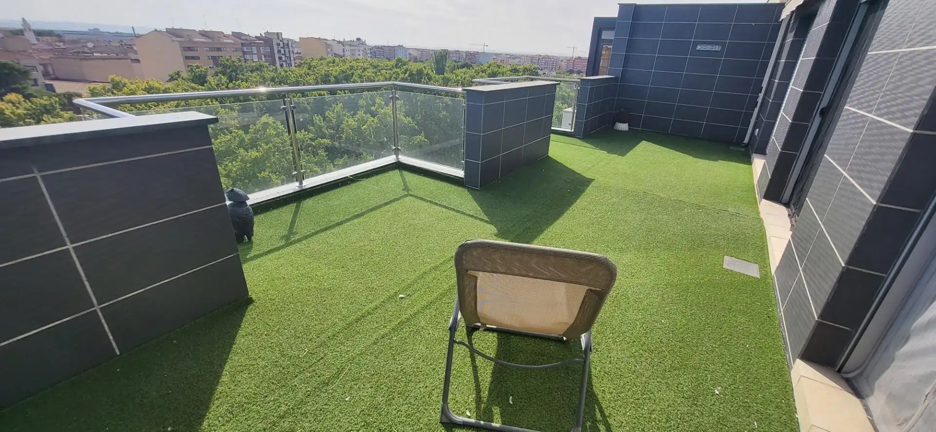 Attic for rent in Feria