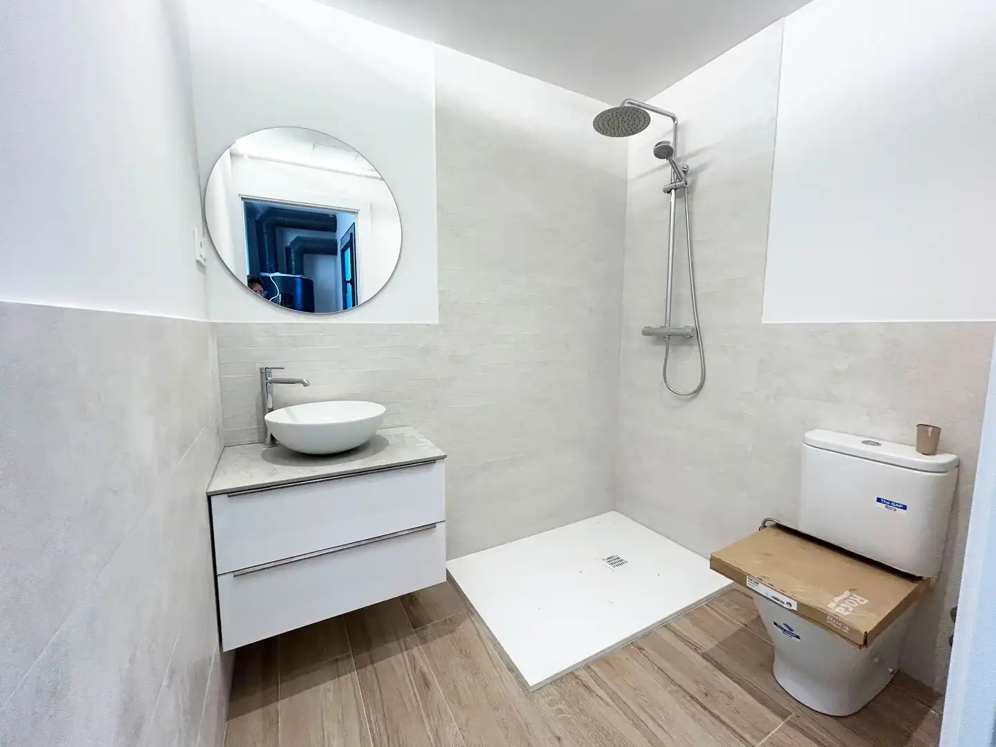 Bathroom of Flat for sale in L'Esquirol  with Heating, Private garden and Terrace