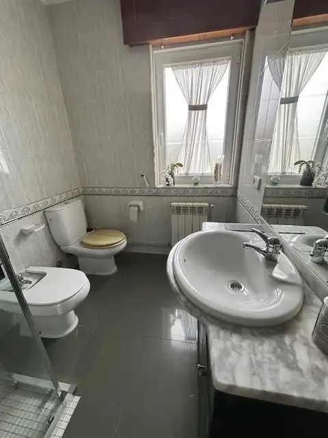 Bathroom of Houses for rent in Ferrol  with Heating, Private garden and Parquet flooring