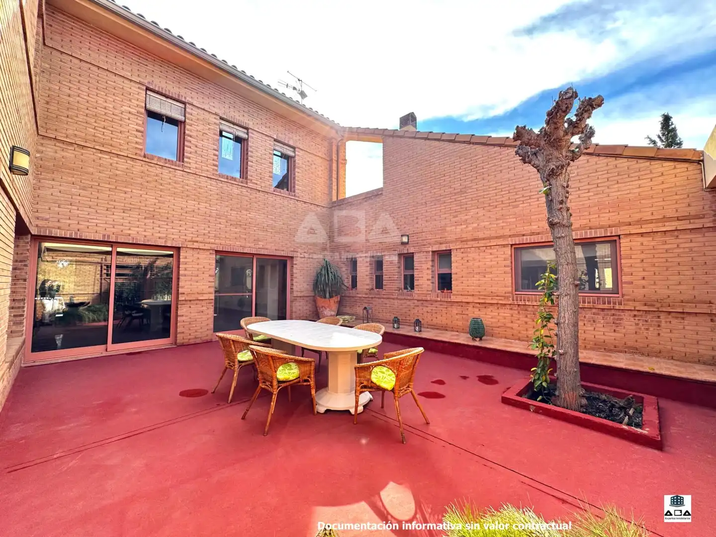 Jardí de Casa o xalet en venda en Alicante / Alacant amb Calefacció, Jardí privat i Terrassa