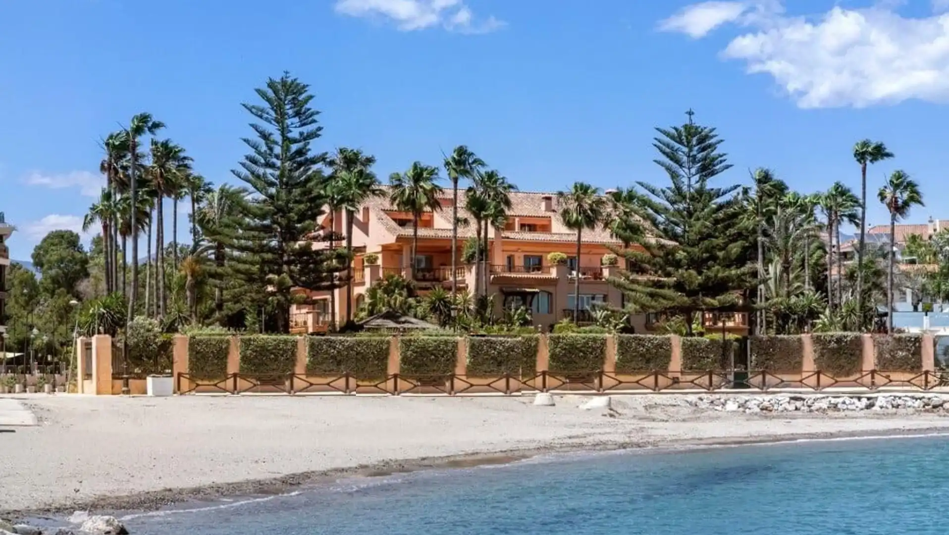 Planta baja en venta en Puerto Banús