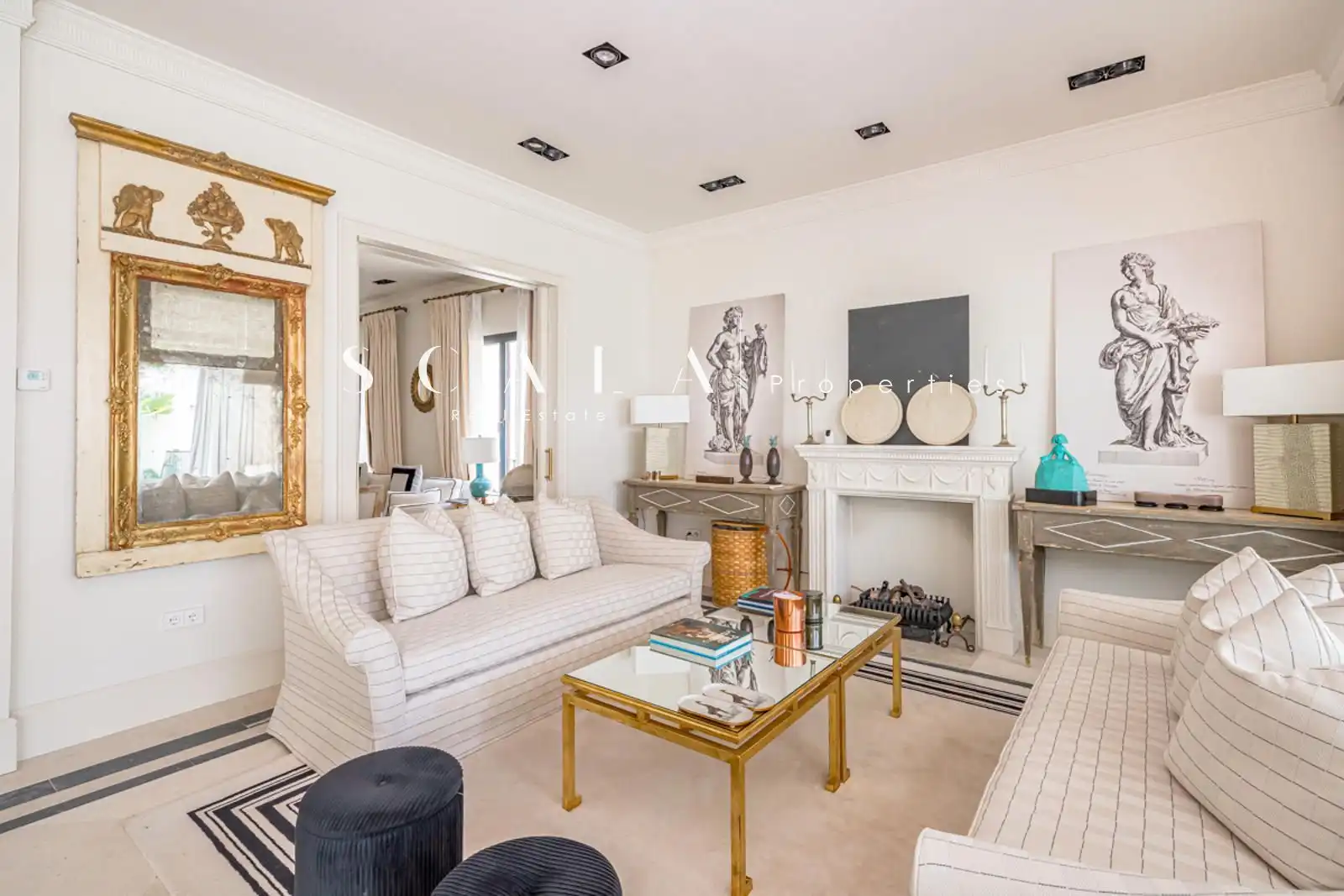 Sala d'estar de Dúplex de lloguer en Madrid amb Aire condicionat, Calefacció i Jardí privat