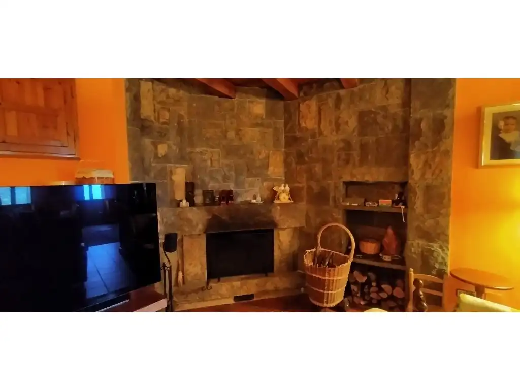 Sala de estar de Finca rústica en venta en Amer con Aire acondicionado