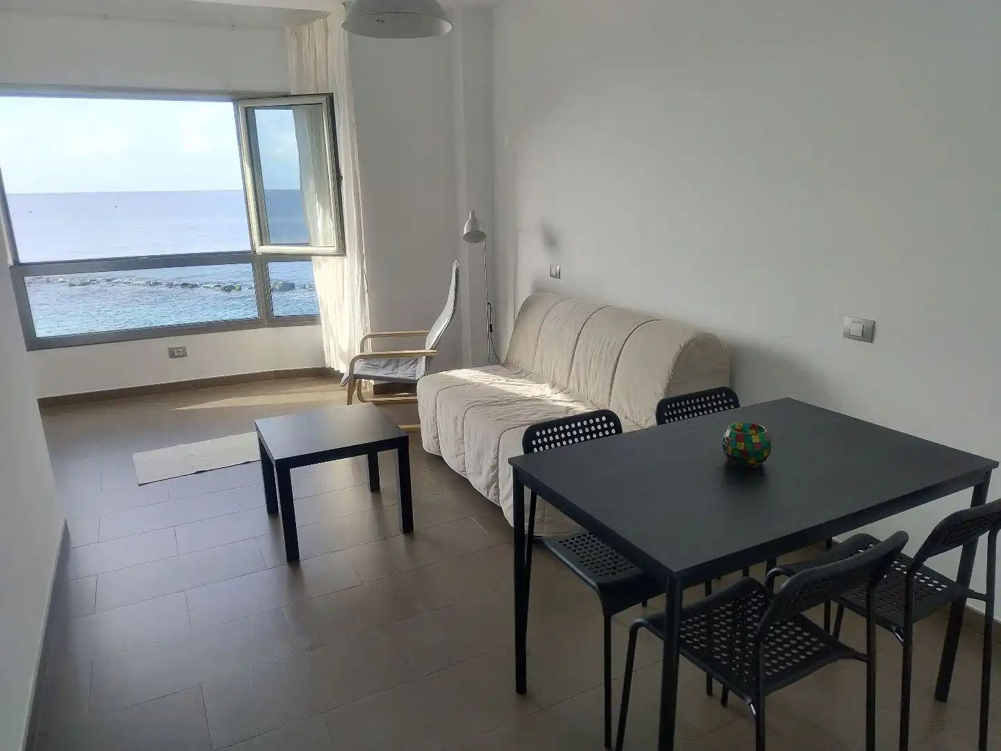 Sala d'estar de Àtic de lloguer en Agüimes amb Aire condicionat, Moblat i Rentadora