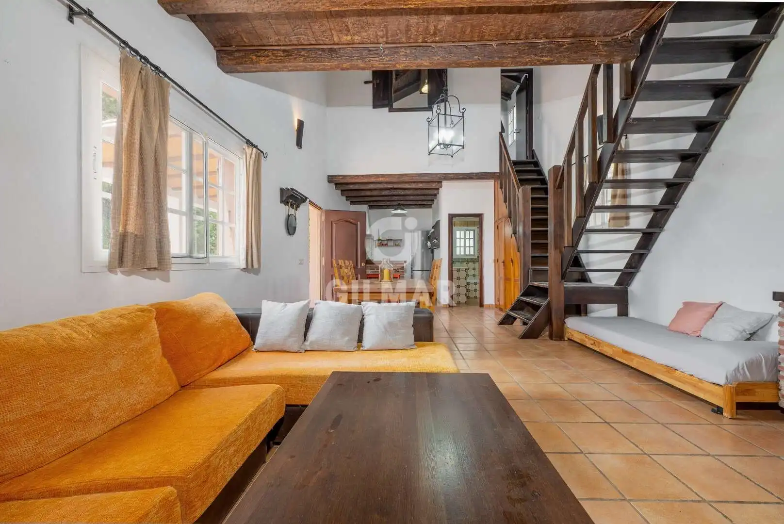 Sala d'estar de Casa o xalet en venda en Vejer de la Frontera amb Calefacció, Jardí privat i Piscina