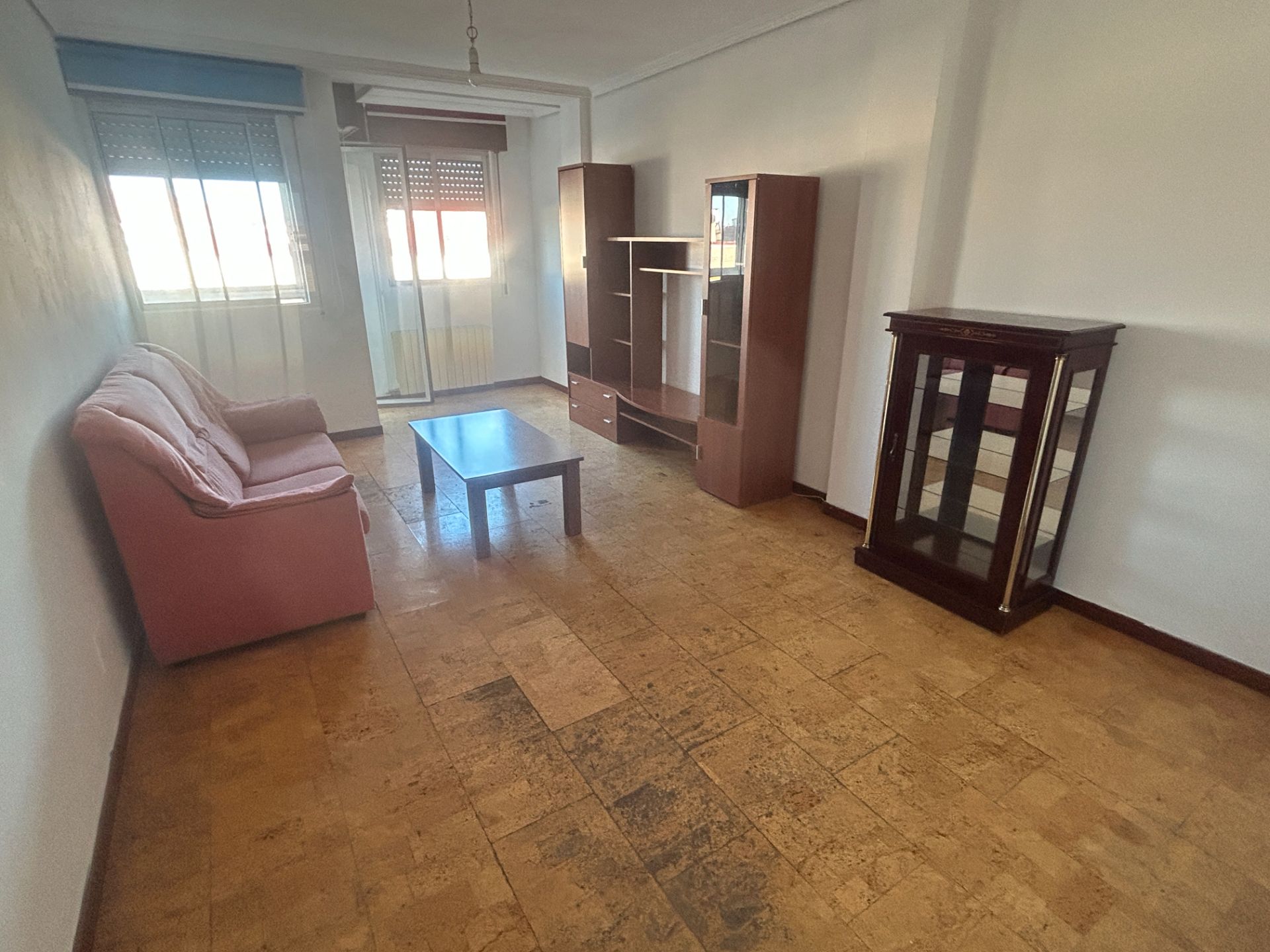 Sala d'estar de Pis en venda en Valladolid Capital amb Calefacció, Moblat i Forn