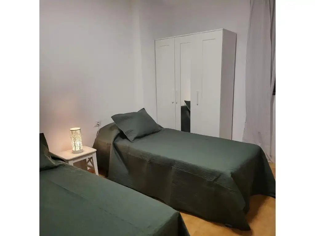 Habitación de Piso en venta en El Rosario con Terraza y Piscina