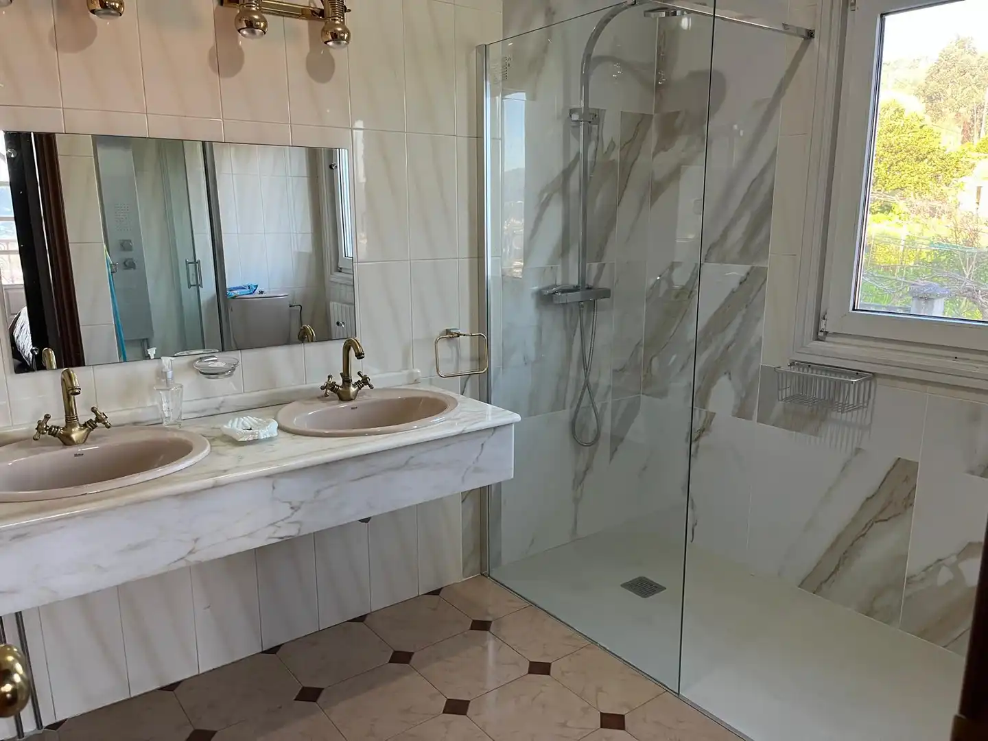 Bany de Casa o xalet en venda en Cabanas amb Calefacció, Jardí privat i Parquet