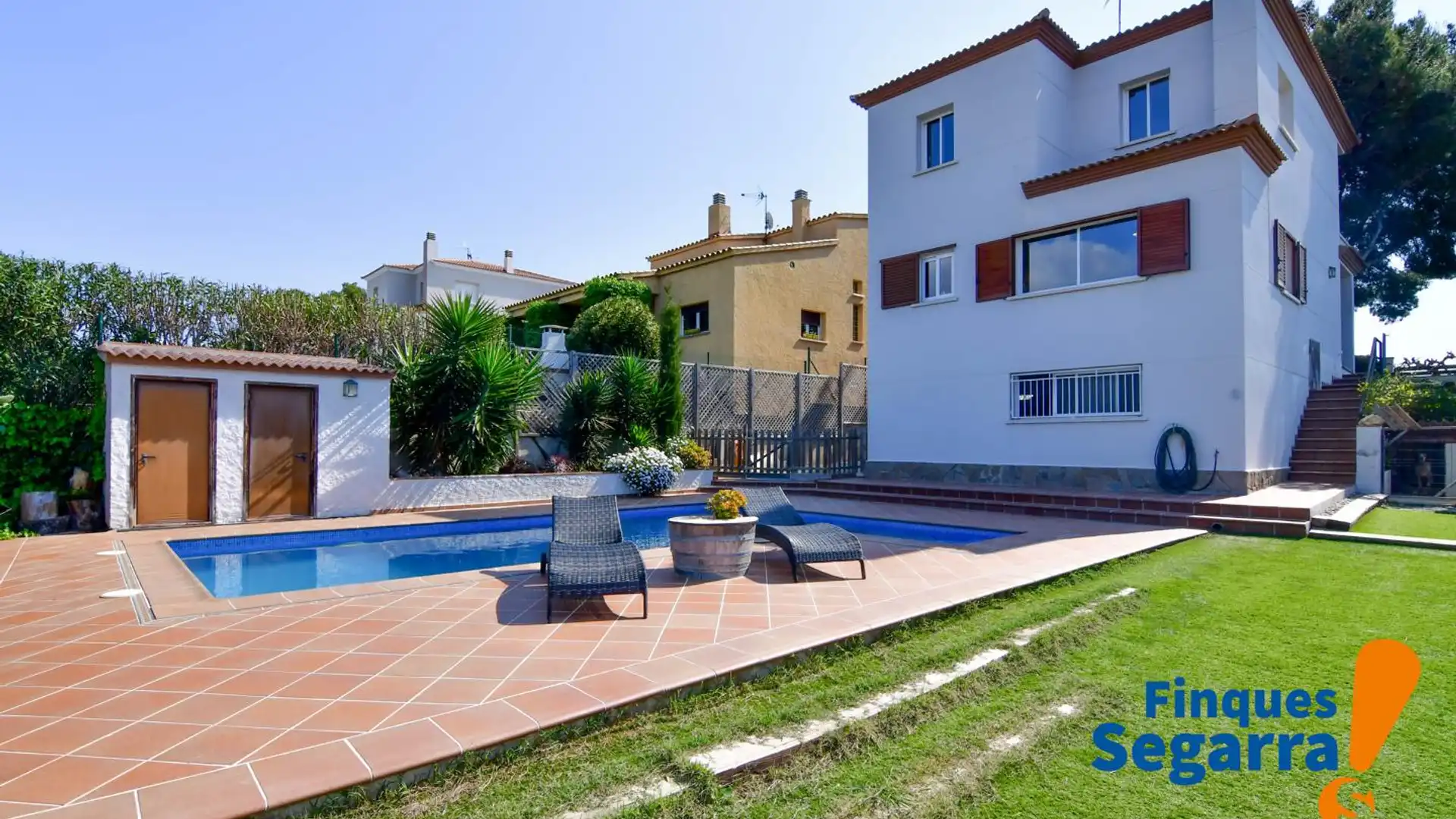 Vista exterior de Casa o xalet en venda en El Vendrell amb Terrassa i Piscina comunitària