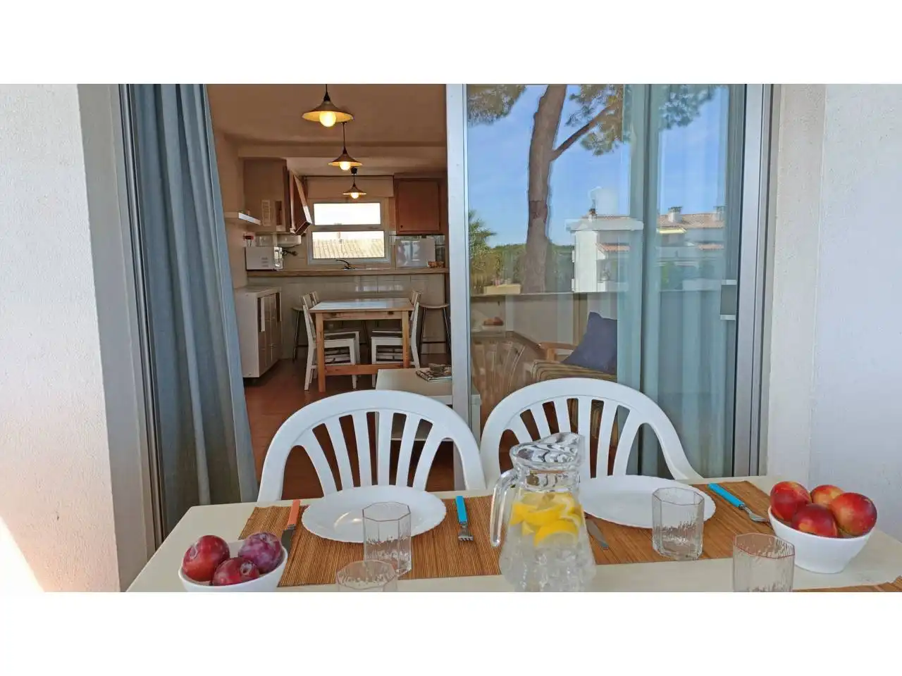 Piso en venta en L'Escala con Terraza, Amueblado y Piscina comunitaria