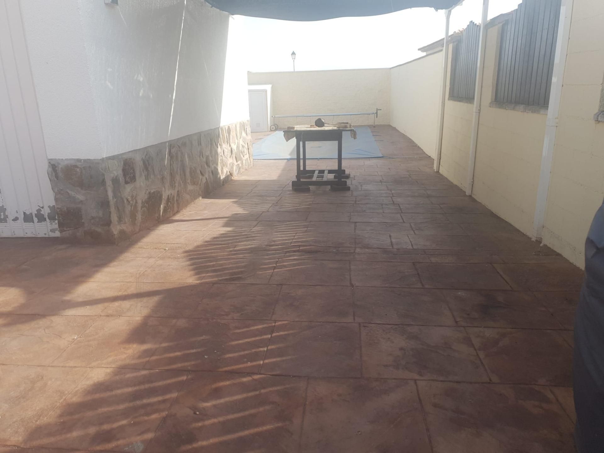 Terrassa de Casa o xalet en venda en Carmena amb Aire condicionat, Calefacció i Jardí privat