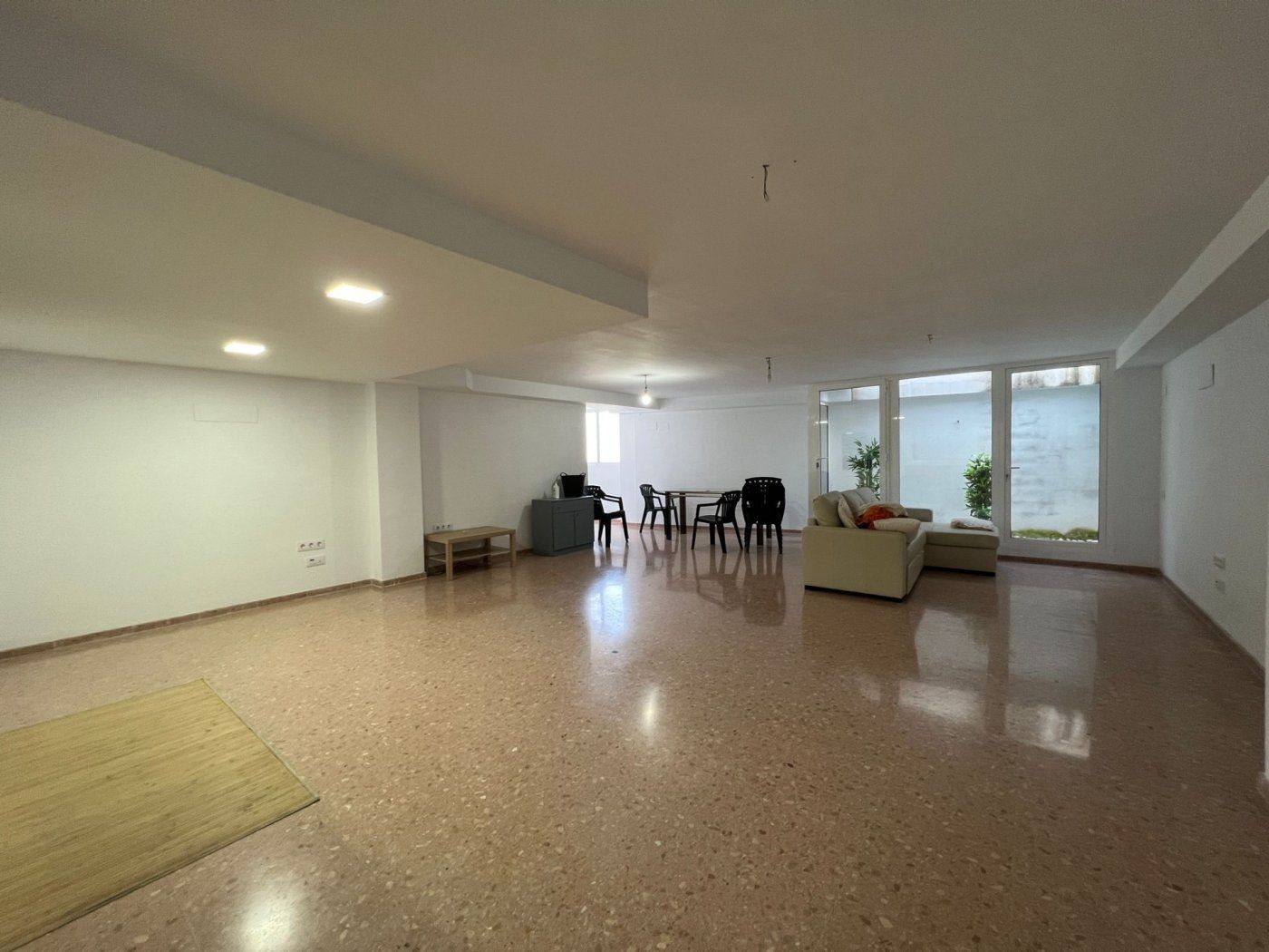 Planta baixa en venda en Ontinyent amb Traster