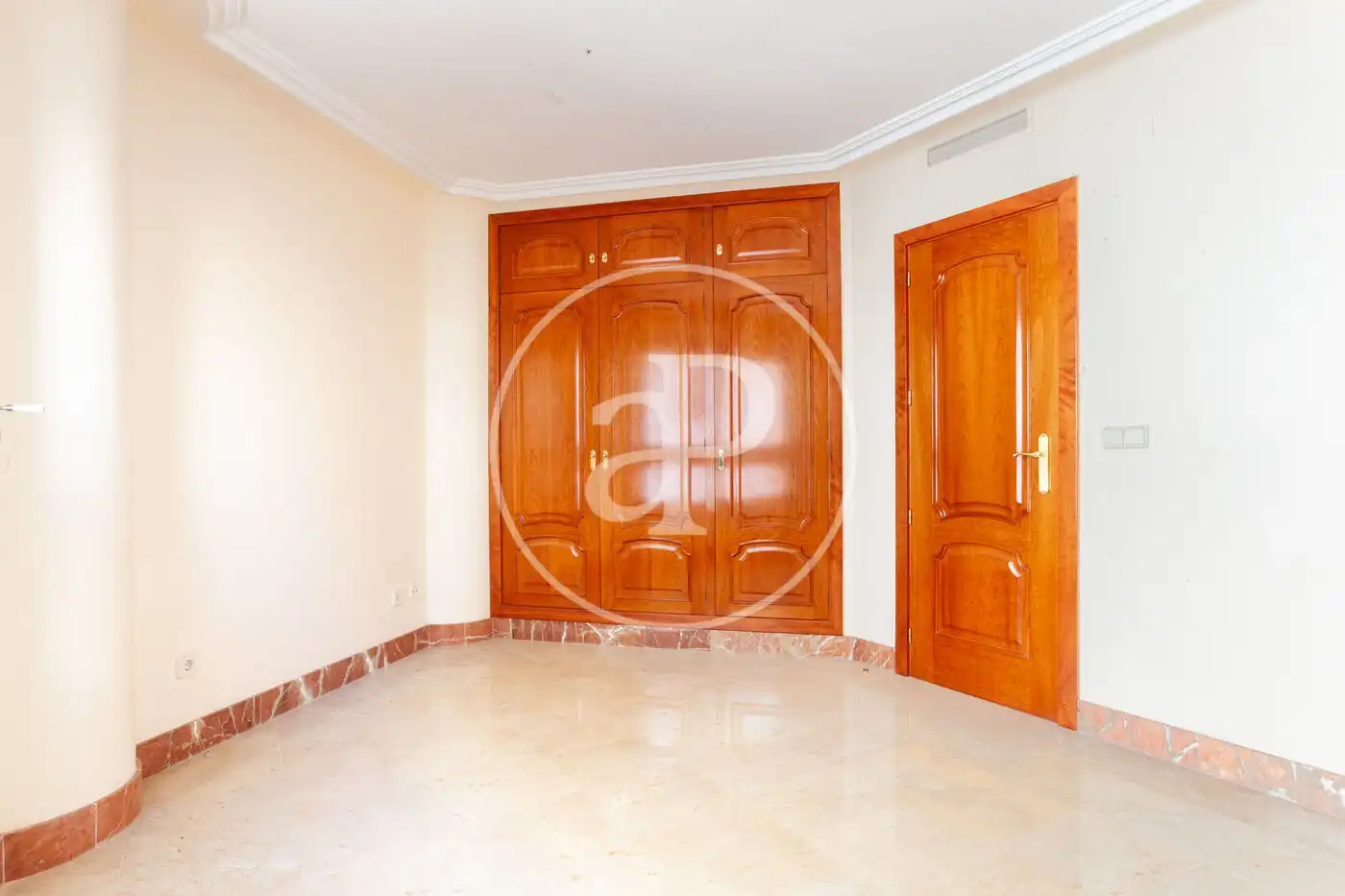 Flat for sale in Alicante / Alacant  with Air Conditioner, Heating and Storage room
