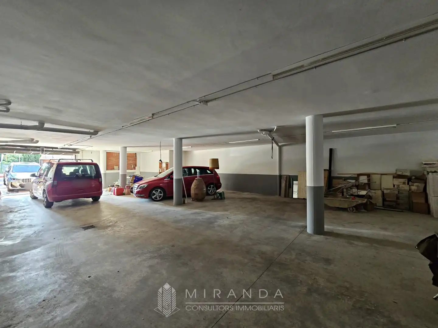 Parking de Casa o chalet en venta en Mataró con Aire acondicionado, Calefacción y Jardín privado