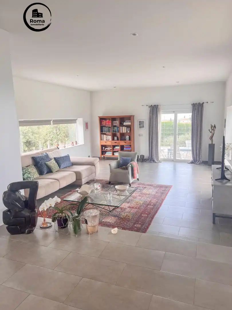 Sala d'estar de Casa o xalet en venda en Las Gabias amb Aire condicionat, Calefacció i Jardí privat