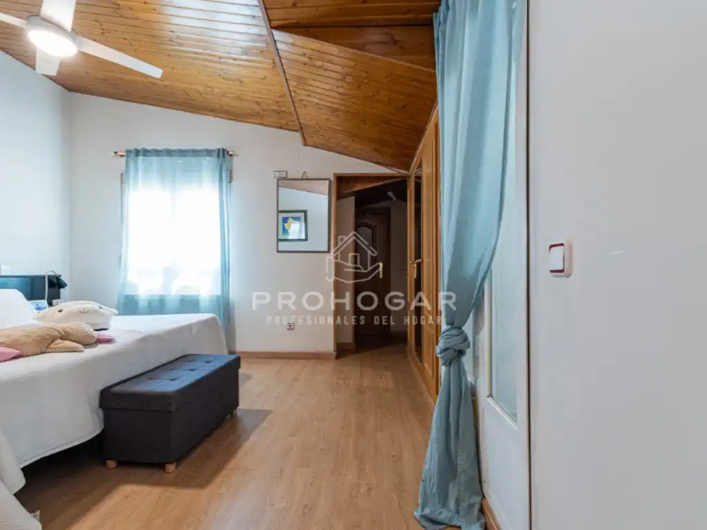 Bedroom of Detached homes for sale in Colmenar Viejo  with Furnished