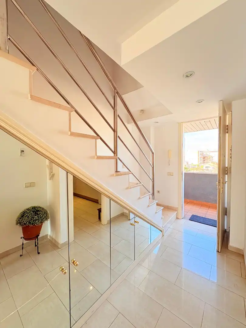 Dúplex en venta en Torredembarra con Aire acondicionado, Terraza y Horno