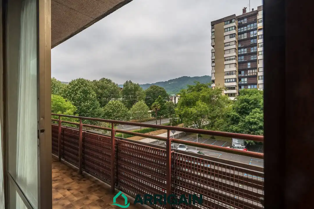 Terrassa de Pis en venda en Donostia - San Sebastián  amb Calefacció, Terrassa i Traster