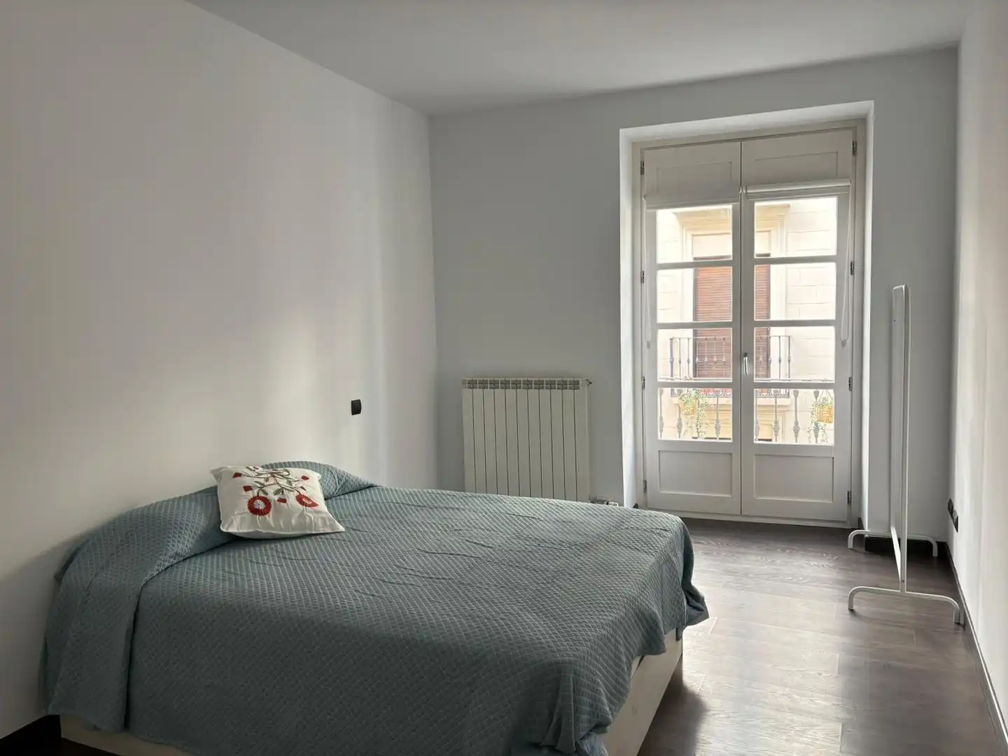 Habitación de Piso de alquiler en Zaragoza con Aire acondicionado, Calefacción y Amueblado