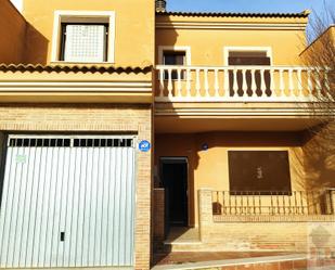 Vista exterior de Casa o xalet en venda en Campillos amb Terrassa