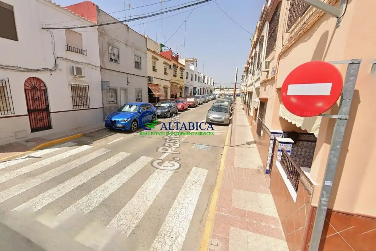 Vista exterior de Casa o chalet en venta en Alcalá de Guadaira