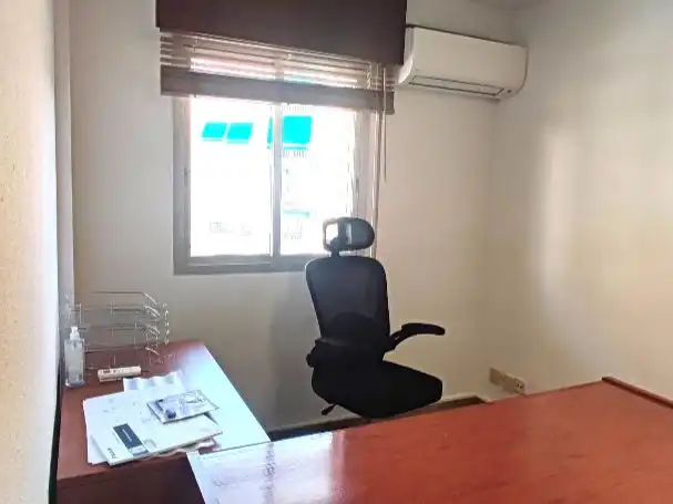 Büro zur Miete in Málaga mit Klimaanlage, Heizung und Möbliert