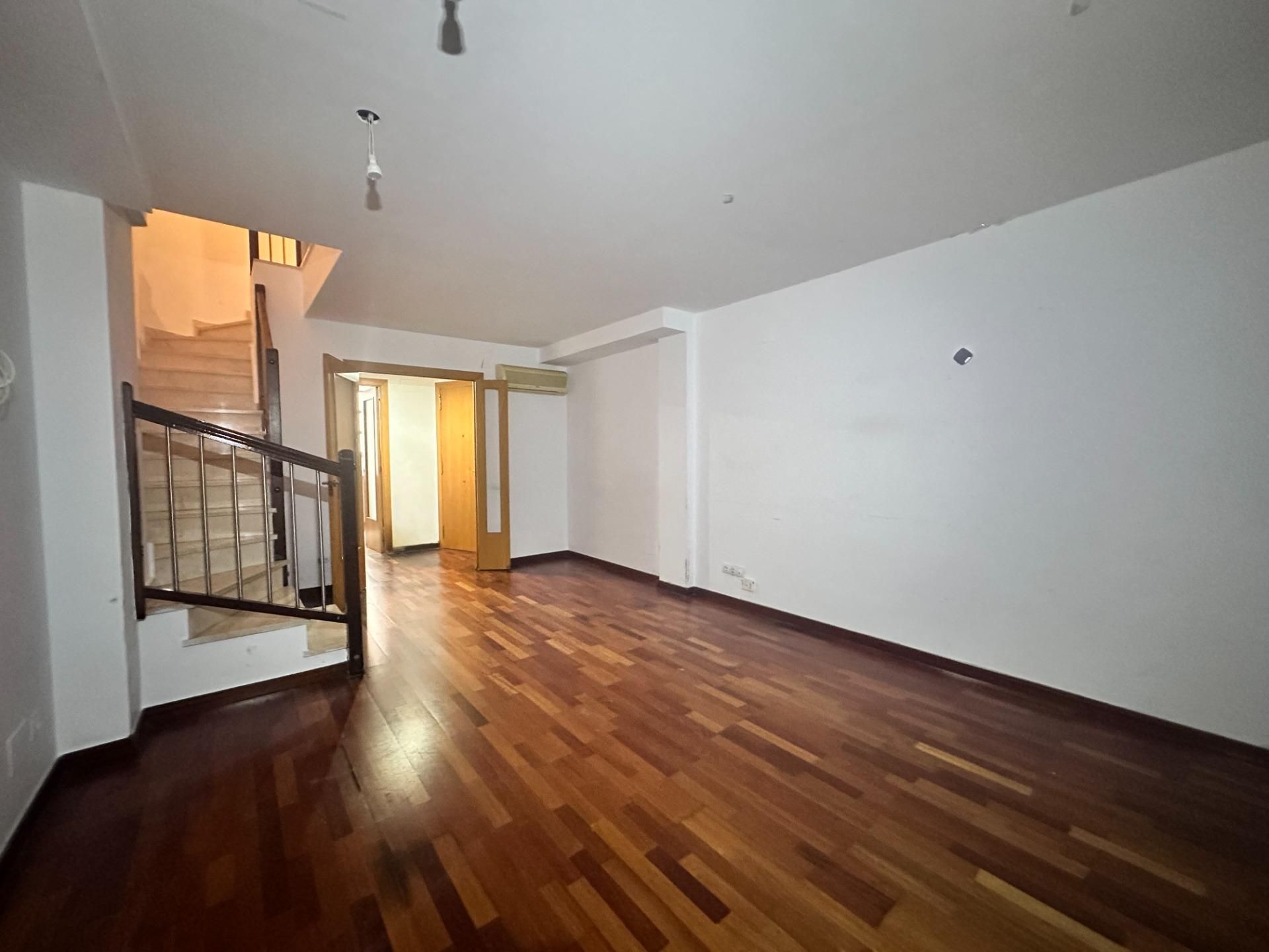 Dúplex en venta en  Barcelona Capital con Balcón