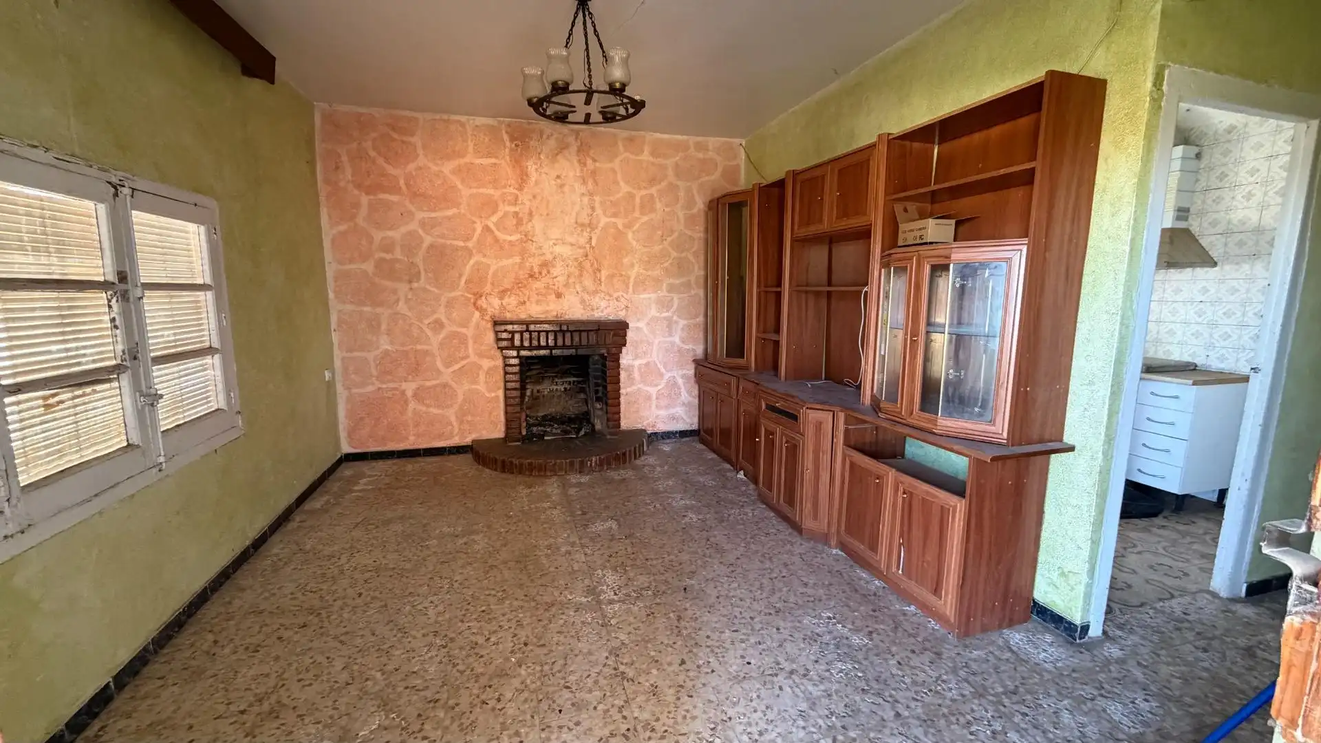 Sala d'estar de Casa o xalet en venda en Villafranca de los Caballeros amb Jardí privat i Terrassa