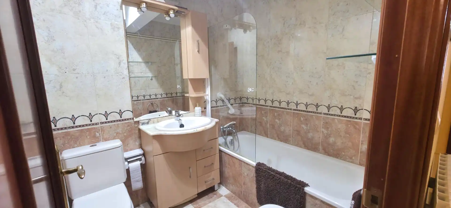 Bathroom of Attic for rent in Ferrol  with Air Conditioner, Heating and Furnished