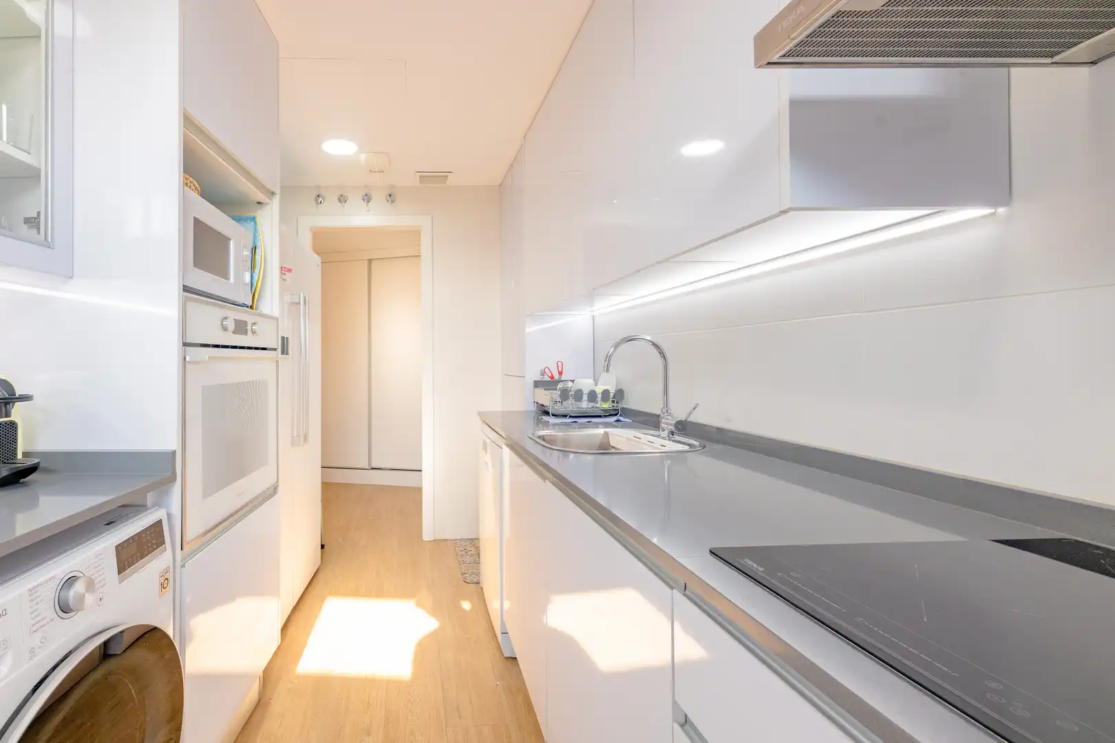 Cocina de Piso en venta en Valencia con Trastero, Piscina y Balcón