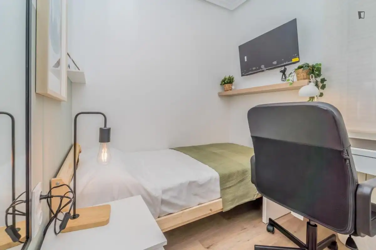 Bedroom of Apartments for share in Valladolid Capital  with Heating, Furnished and Washing machine