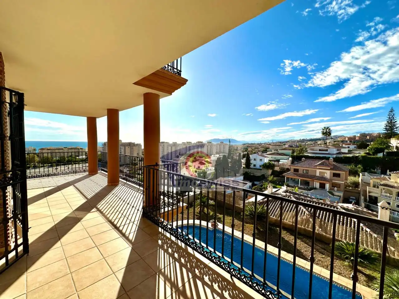 Vista exterior de Casa o chalet en venta en Rincón de la Victoria con Aire acondicionado, Jardín privado y Terraza