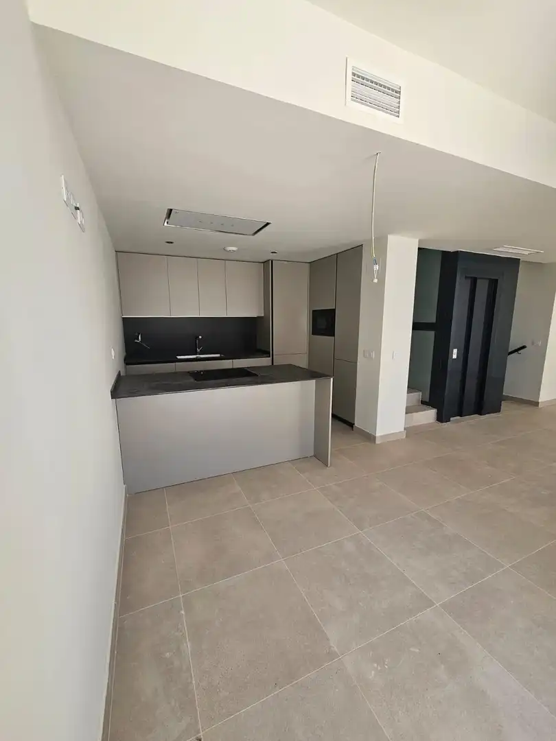 Cuina de Casa adosada en venda en Benalmádena amb Aire condicionat, Jardí privat i Terrassa