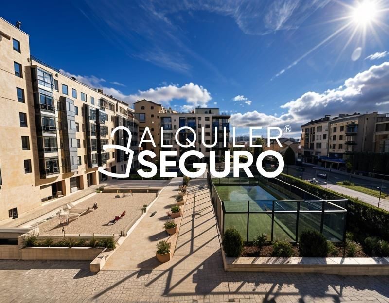 Vista exterior de Piso de alquiler en  Madrid Capital con Aire acondicionado, Calefacción y Trastero