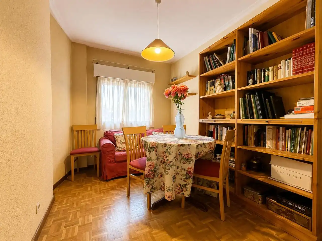 Comedor de Piso en venta en Madrid con Parquet y Terraza