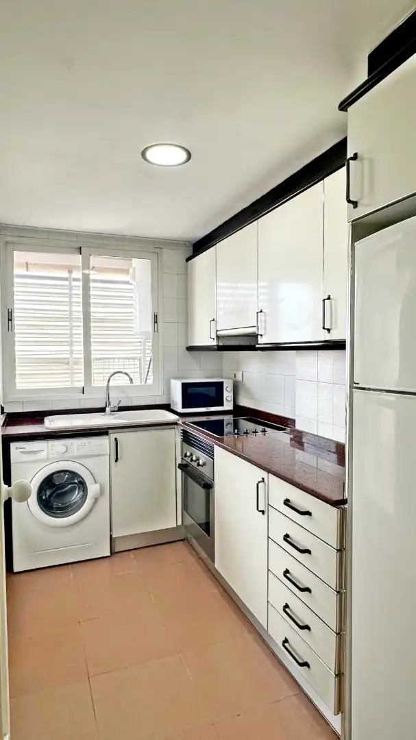 Cuina de Apartament de lloguer en Gandia amb Aire condicionat, Calefacció i Parquet
