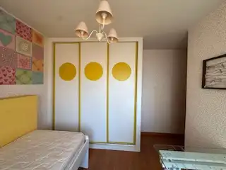 Dormitori de Apartament de lloguer en León Capital  amb Aire condicionat, Calefacció i Parquet