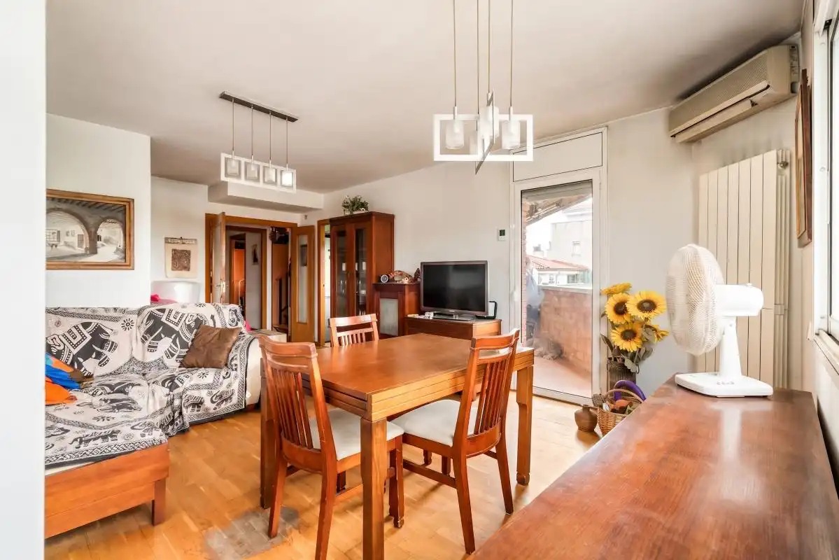 Comedor de Dúplex en venta en Sant Joan Despí con Aire acondicionado y Calefacción