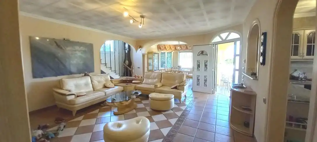 Sala d'estar de Casa o xalet en venda en Mont-roig del Camp amb Aire condicionat, Calefacció i Jardí privat