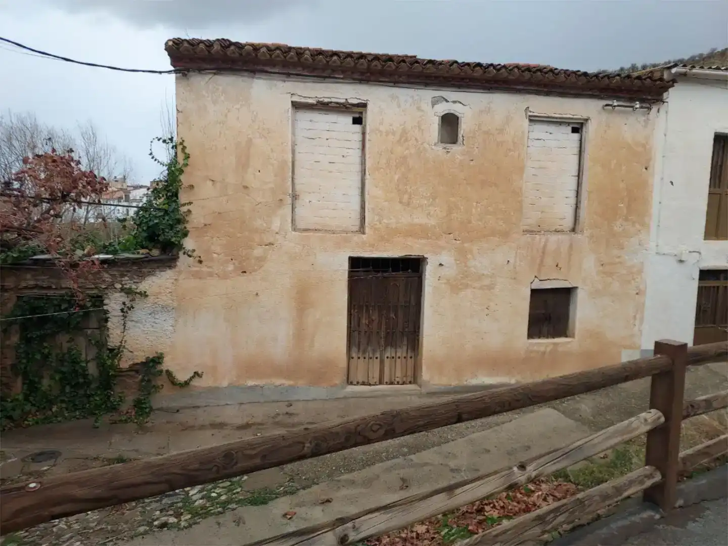 Vista exterior de Casa adosada en venda en Aldeire