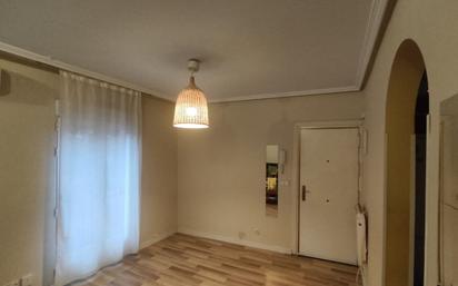 Bedroom of Flat for sale in  Madrid Capital  with Air Conditioner, Heating and Balcony