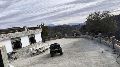 Hermosa casa nueva con vistas increíbles en Parque Natural Colmenar