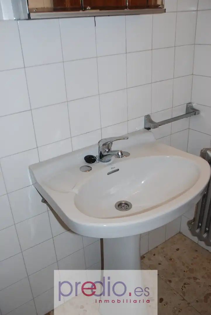 Baño de Piso en venta en Lugo con Calefacción, Parquet y Trastero