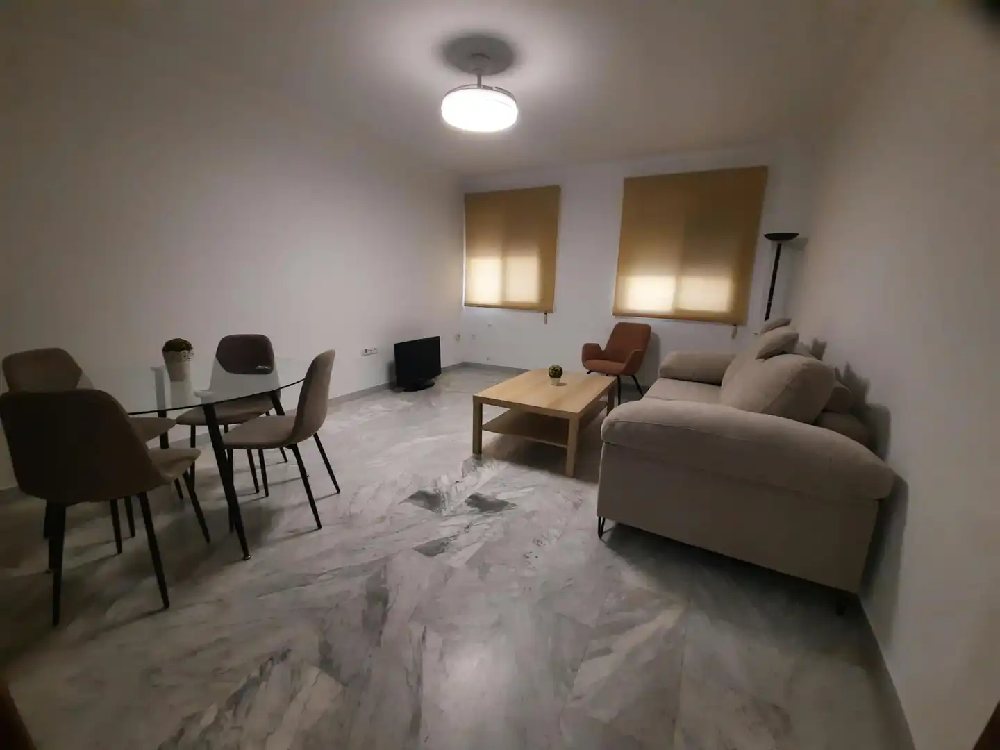 Apartamento con ascensor en alquiler en Pardaleras
