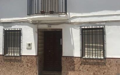 Vista exterior de Casa adosada en venda en Cuevas del Becerro