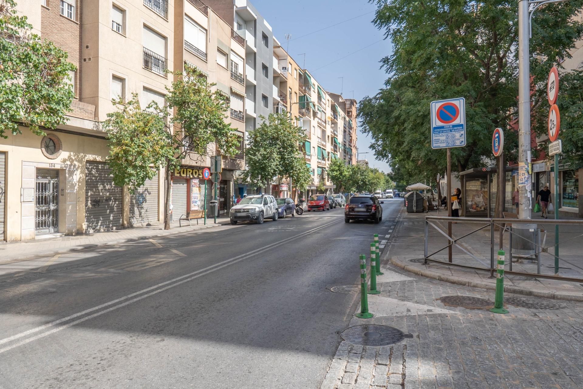 Exterior view of Flat for sale in  Granada Capital  with Terrace, Balcony and Alarm