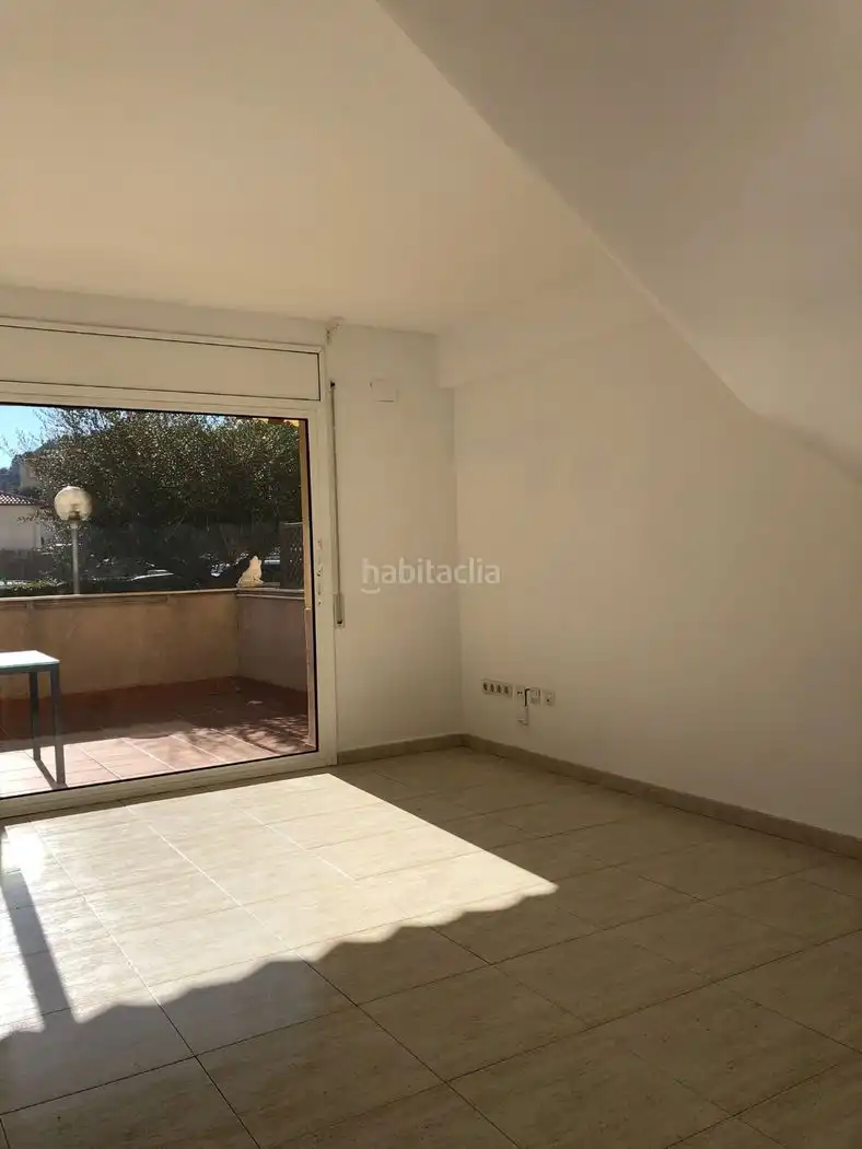 Adosado con piscina en venta en Carrer Islàndia 21, imagen 8