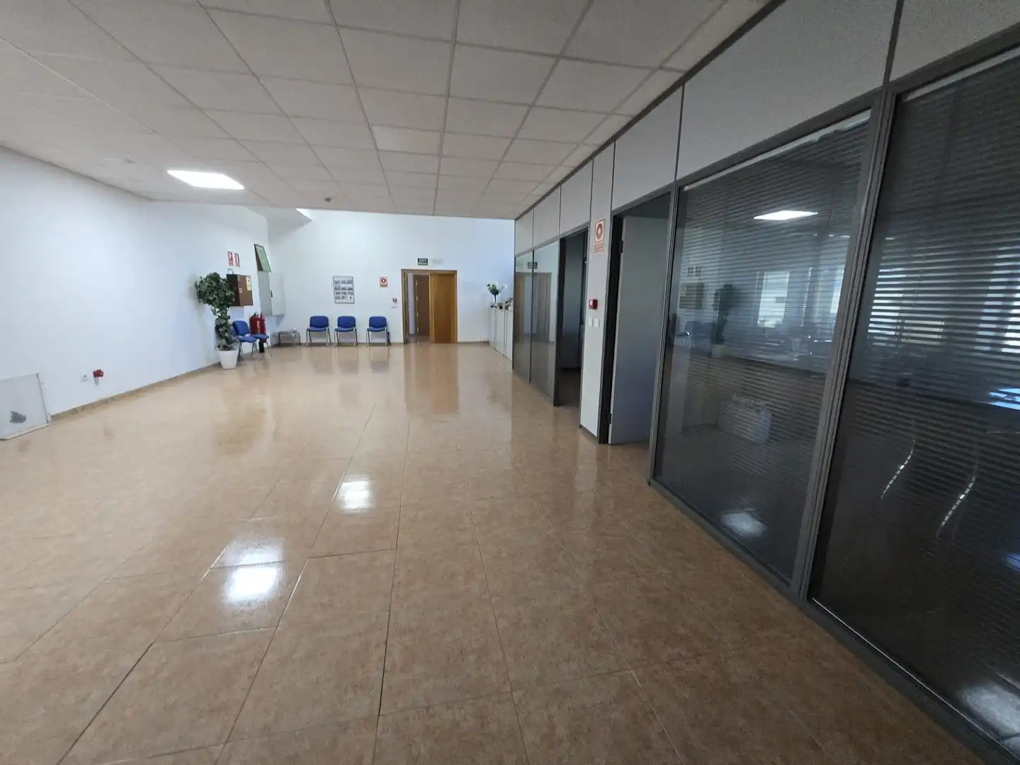Nave industrial en venta en Teruel con Calefacción y Alarma