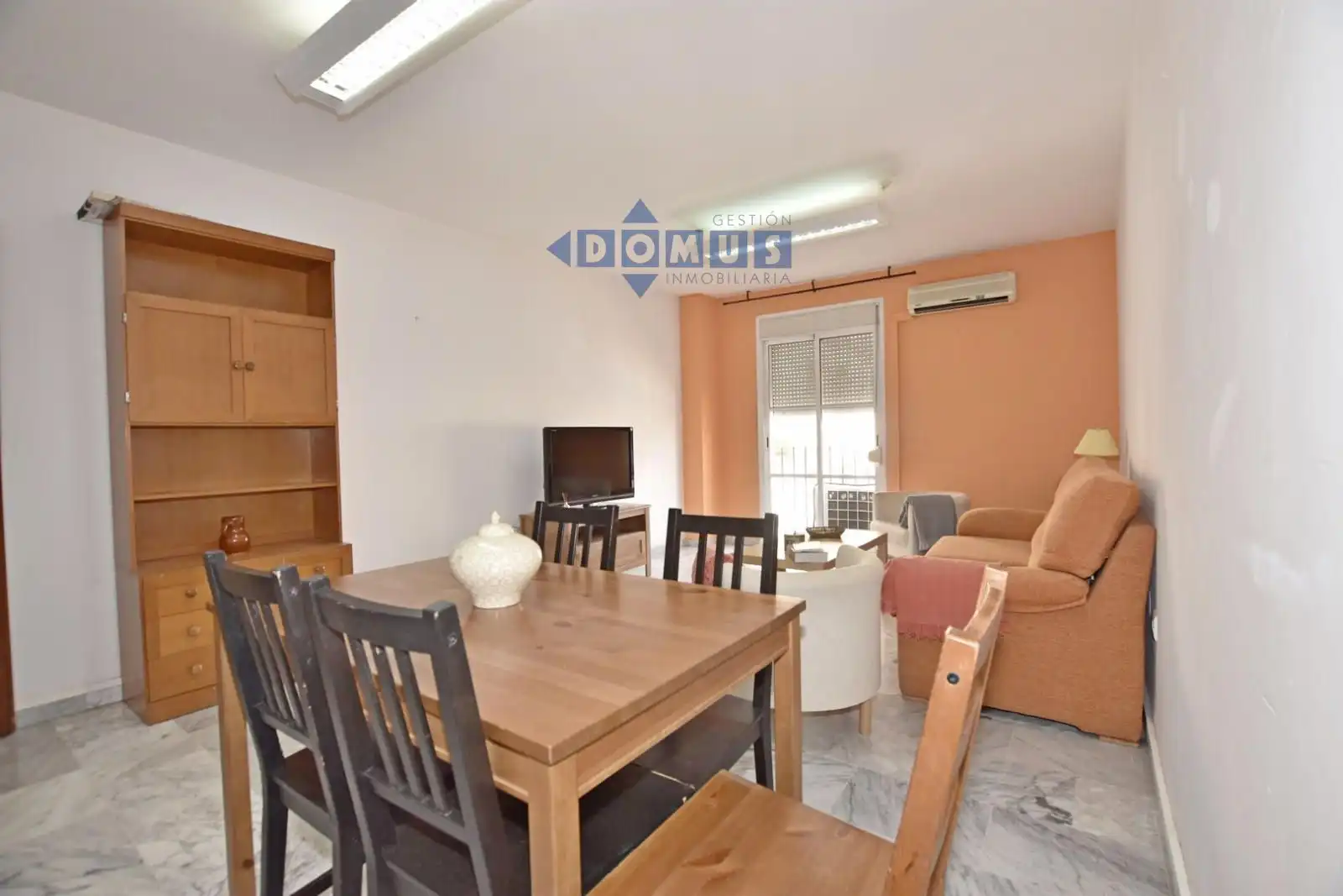 Living room of Flat for sale in Ronda  with Air Conditioner, Terrace and Furnished